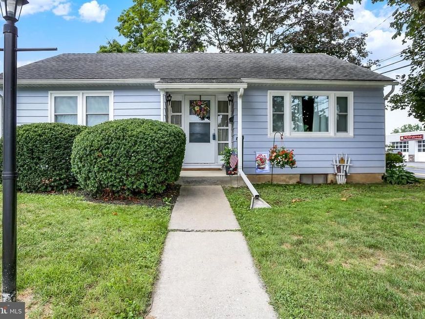 832 W Maple Street, Palmyra, PA 17078 Main Photo