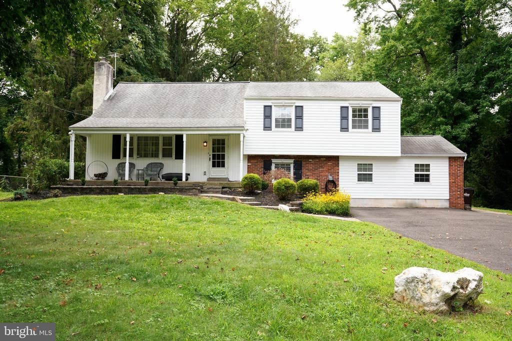 122 COUNTY LINE ROAD, LANSDALE, PA 19446