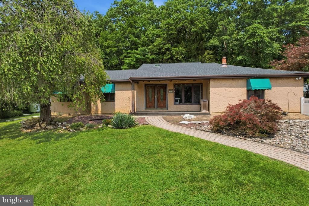 1421 NECTARINE ROAD , DANIELSVILLE, PA 18038