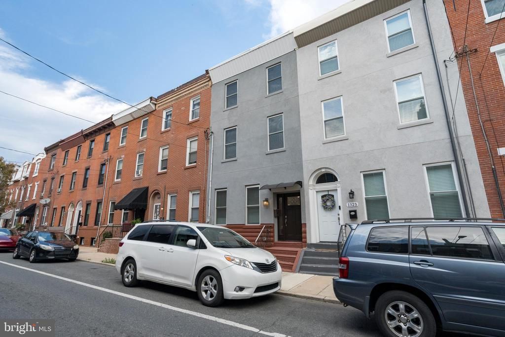 1323 S 15th Street, Philadelphia, PA 19146 Main Photo