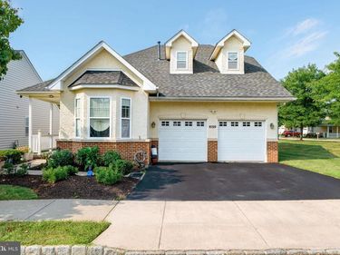2672 HONEYSUCKLE LANE, PHILADELPHIA, PA 19116