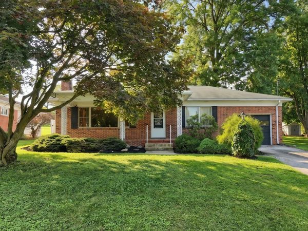 22 CRESTVIEW DRIVE, YORK, PA 17402