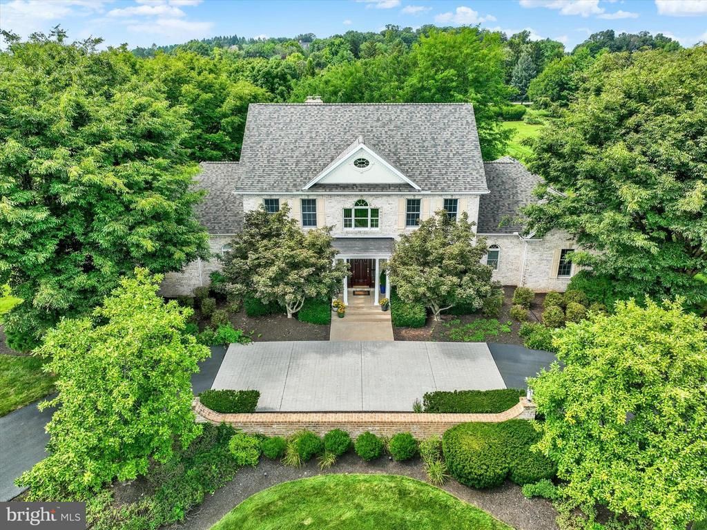 715 ROSEWOOD LANE, YORK, PA 17403