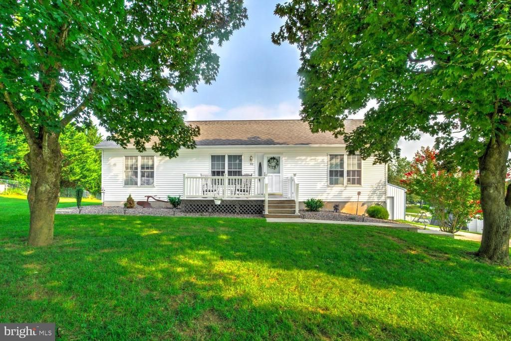 93 KENNICK DRIVE, WINDSOR, PA 17366