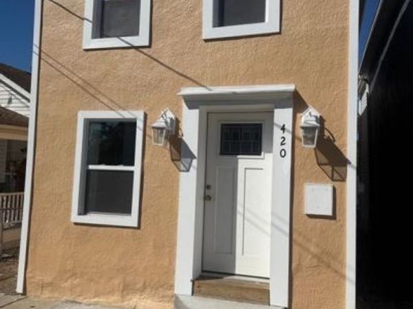 420 W WASHINGTON STREET, CHARLES TOWN, WV 25414
