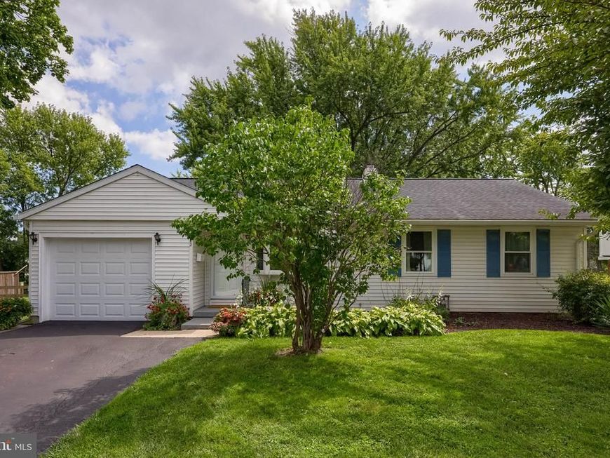422 Chesterfield Drive, Downingtown, PA 19335 Main Photo