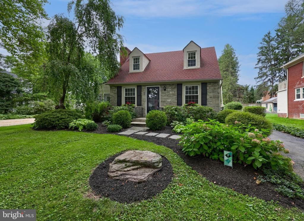 27 HESS BOULEVARD , LANCASTER, PA 17601