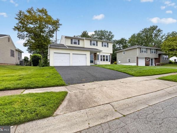 211 S DILLWYN ROAD, NEWARK, DE 19711