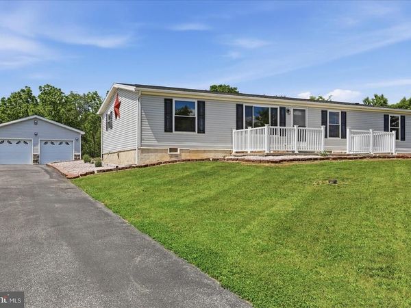 5913 HAGER ROAD , GREENCASTLE, PA 17225