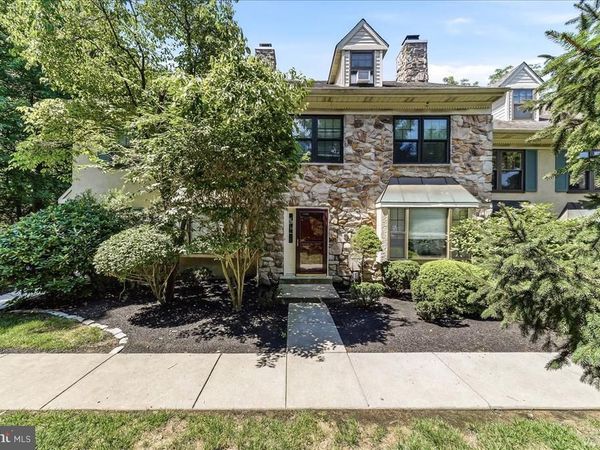 14 ALGONQUIN COURT , CHESTERBROOK, PA 19087