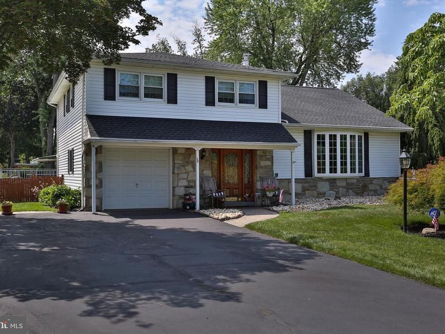 573 Hammond Drive, Yardley, PA 19067 Main Photo