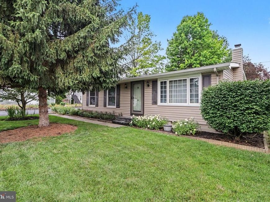 6 Arnold Street, Boiling Springs, PA 17007 Main Photo