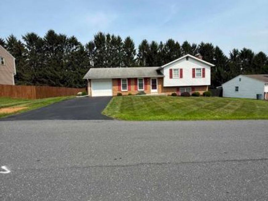 130 Holly Drive, Mechanicsburg, PA 17055 Main Photo
