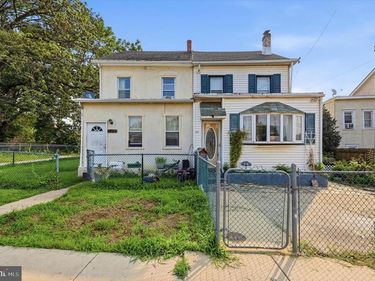 219 IRVING STREET, MARCUS HOOK, PA 19061