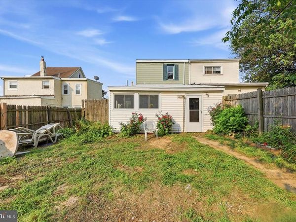 219 IRVING STREET, MARCUS HOOK, PA 19061