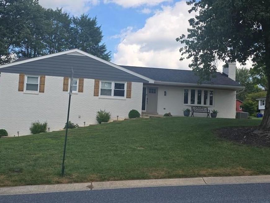 293 Tennyson Drive, Lancaster, PA 17602 Main Photo