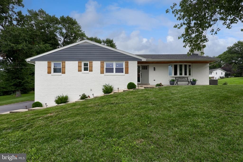 293 TENNYSON DRIVE, LANCASTER, PA 17602
