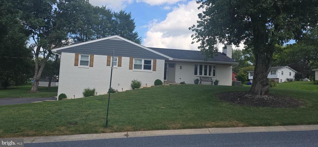 293 TENNYSON DRIVE , LANCASTER, PA 17602
