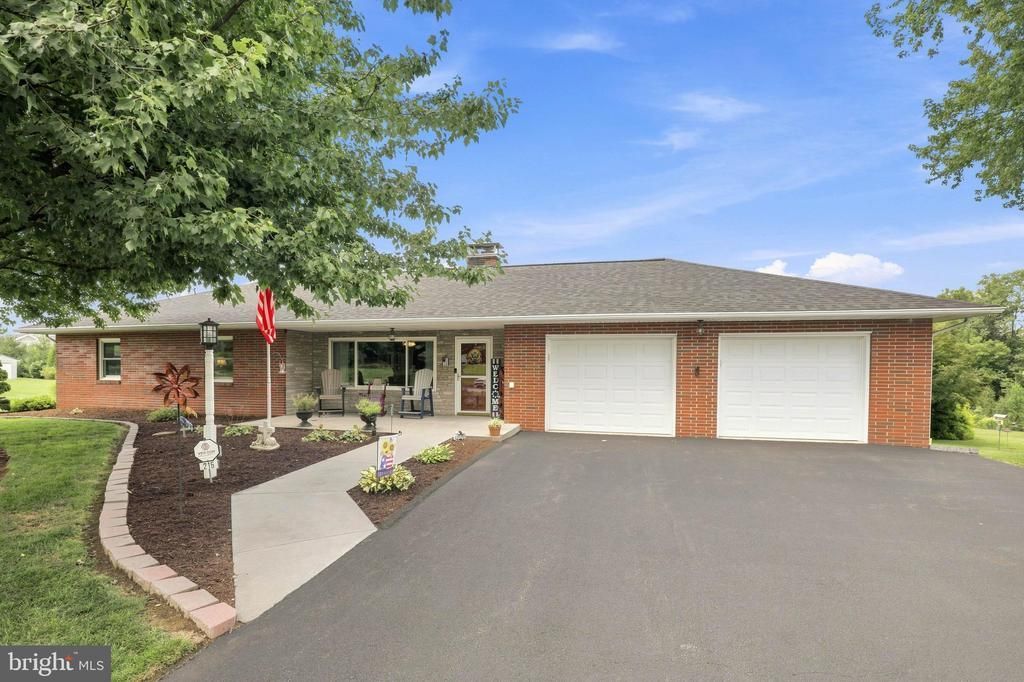 215 WYNWOOD DRIVE, WILLOW STREET, PA 17584