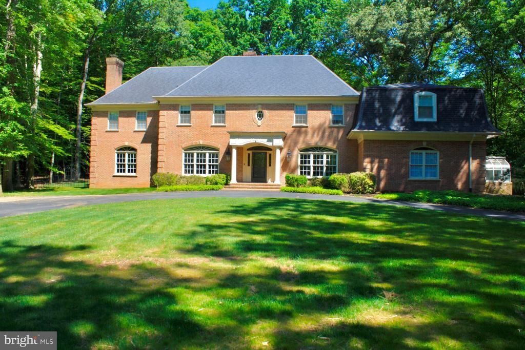 9563 Edmonston Drive, Great Falls, VA 22066 Main Photo