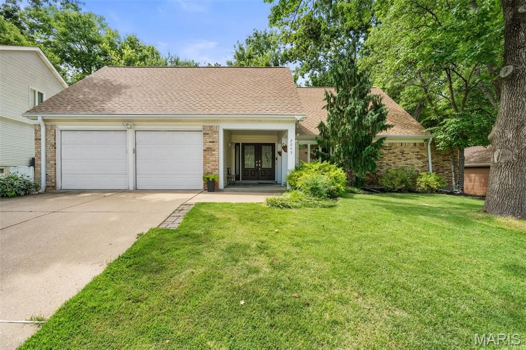 2045 Country Field Drive, Chesterfield, MO 63017 Main Photo