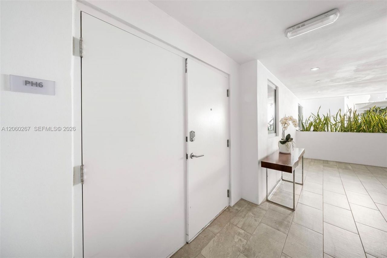 1201 20th St , Unit PH06, Miami Beach, FL 33139 Photo