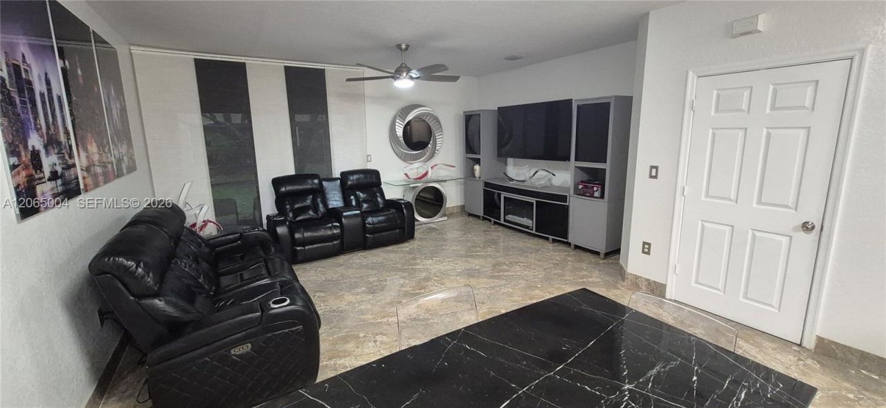 5733 Tuscany Way , Tamarac, FL 33321 Photo