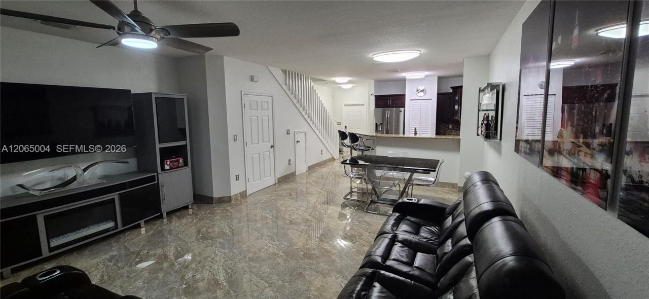 5733 Tuscany Way , Tamarac, FL 33321 Photo