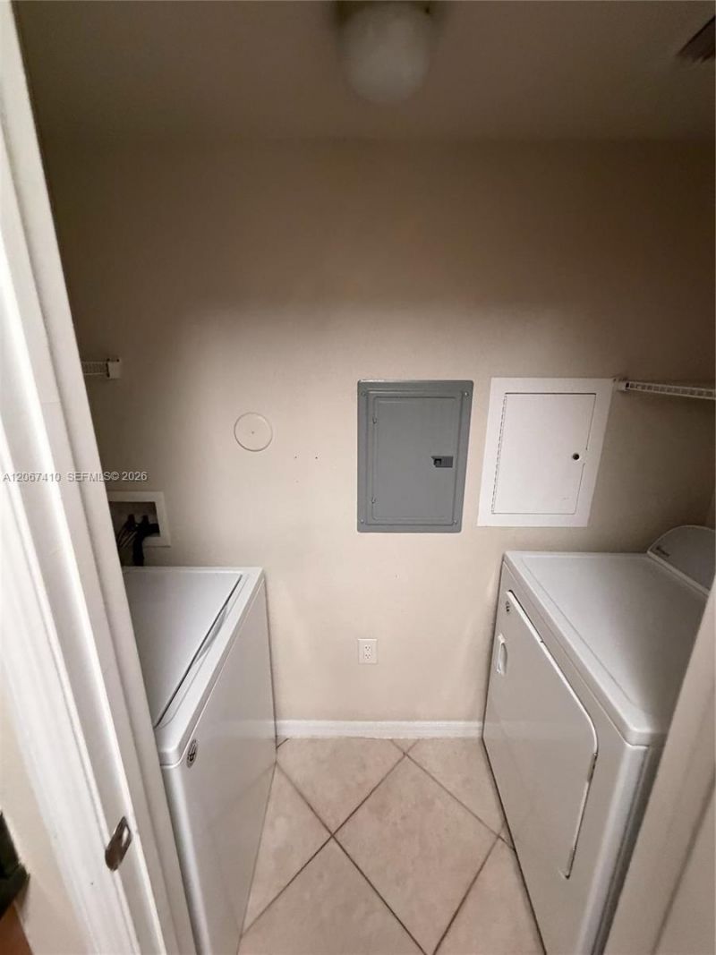 6492 Emerald Dunes Dr , Unit 107, West Palm Beach, FL 33411 Photo