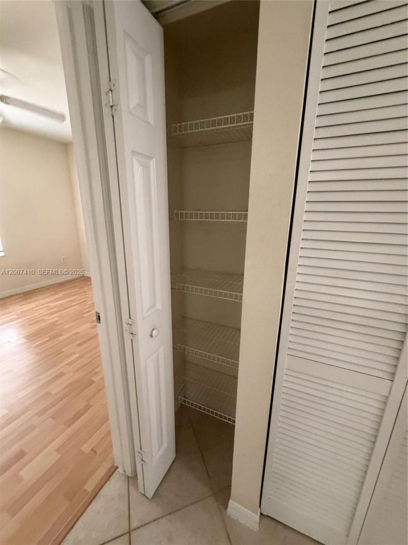 6492 Emerald Dunes Dr , Unit 107, West Palm Beach, FL 33411 Photo