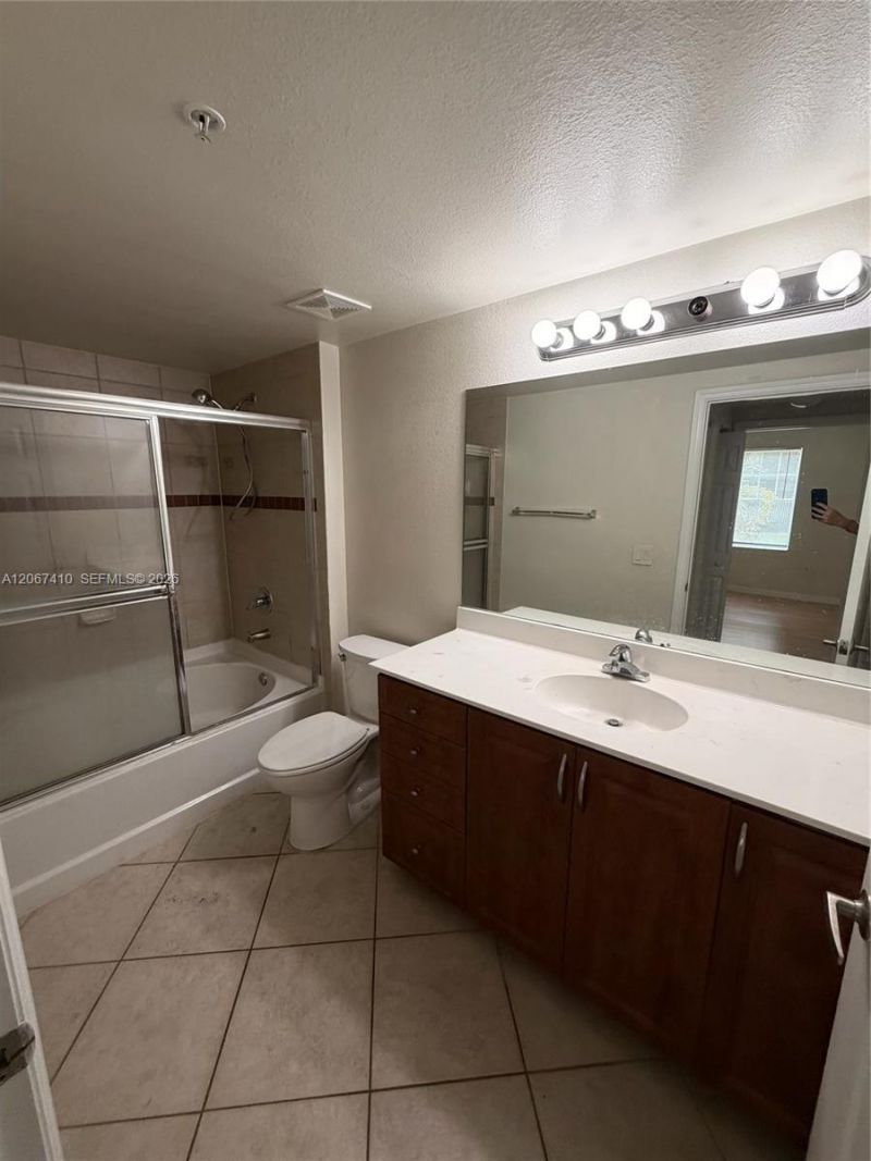 6492 Emerald Dunes Dr , Unit 107, West Palm Beach, FL 33411 Photo
