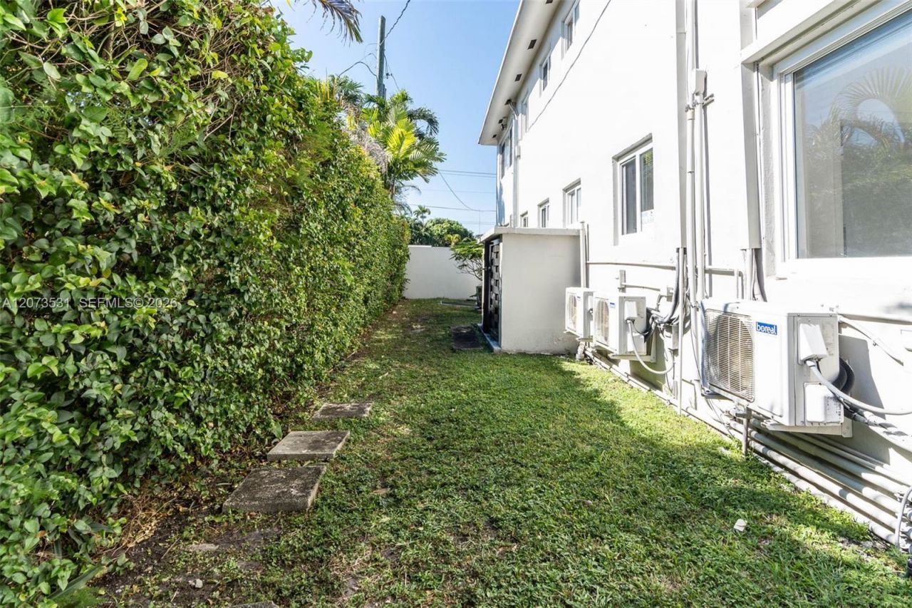 2190 SW 14th Ter , Unit 2, Miami, FL 33145 Photo