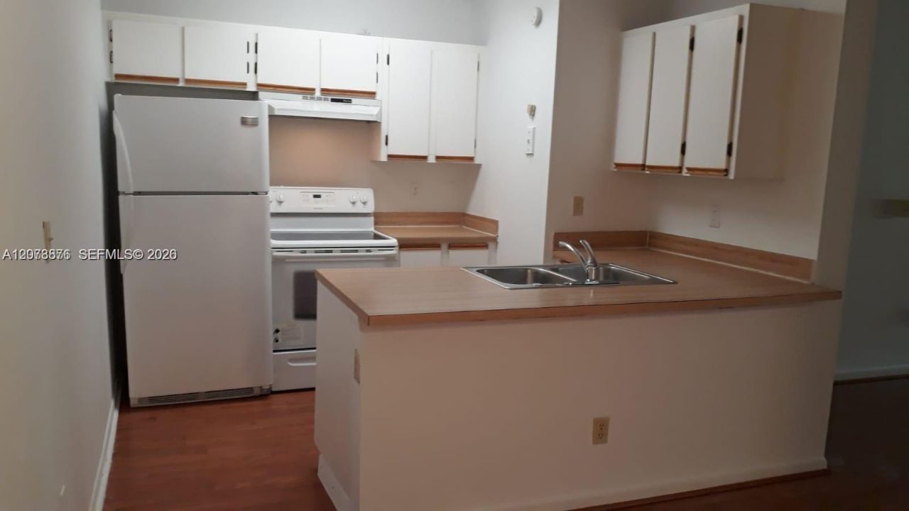 18328 NW 68th Ave , Unit O, Hialeah, FL 33015 Photo