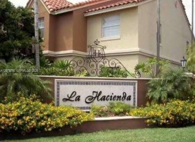 18328 NW 68th Ave , Unit O, Hialeah, FL 33015 Photo
