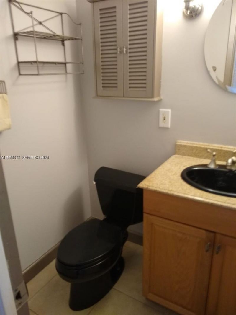 401 Golden Isles Dr , Unit 211, Hallandale Beach, FL 33009 Photo