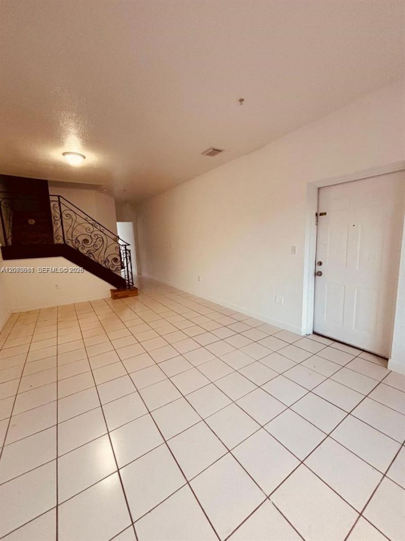 7080 NW 177th St , Unit 201-13, Hialeah, FL 33015 Photo
