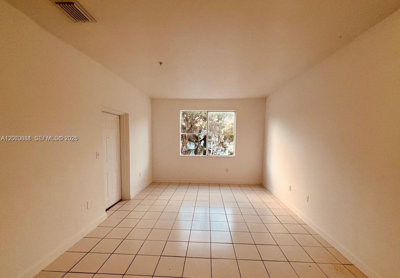 7080 NW 177th St , Unit 201-13, Hialeah, FL 33015 Photo