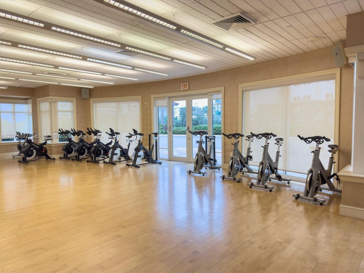 20000 E Country Club Dr , Unit 302, Aventura, FL 33180 Photo