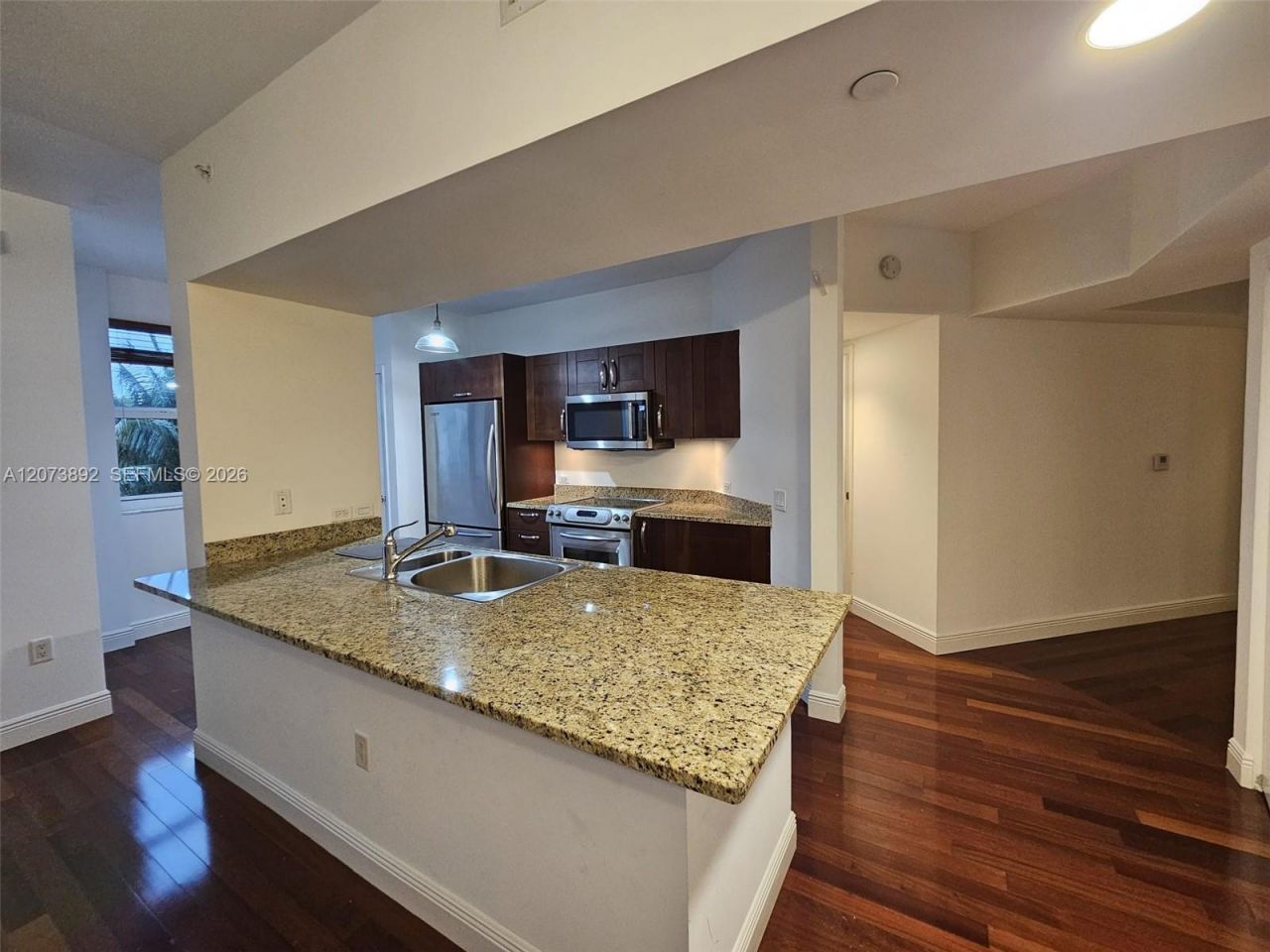 20000 E Country Club Dr , Unit 302, Aventura, FL 33180 Photo