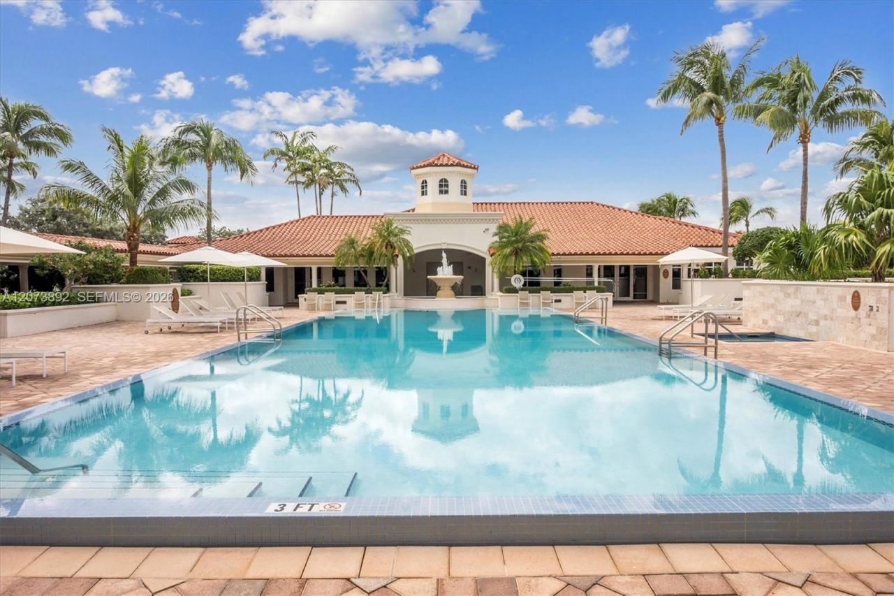 20000 E Country Club Dr , Unit 302, Aventura, FL 33180 Photo