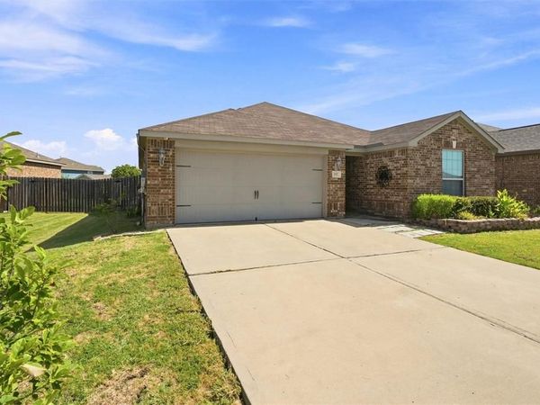 157 Presidents Way, Venus, TX 76084