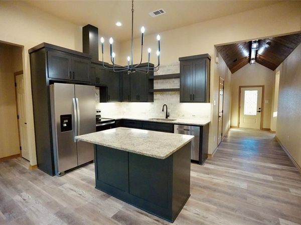 320 Summit Drive, Mineral Wells, TX 76067