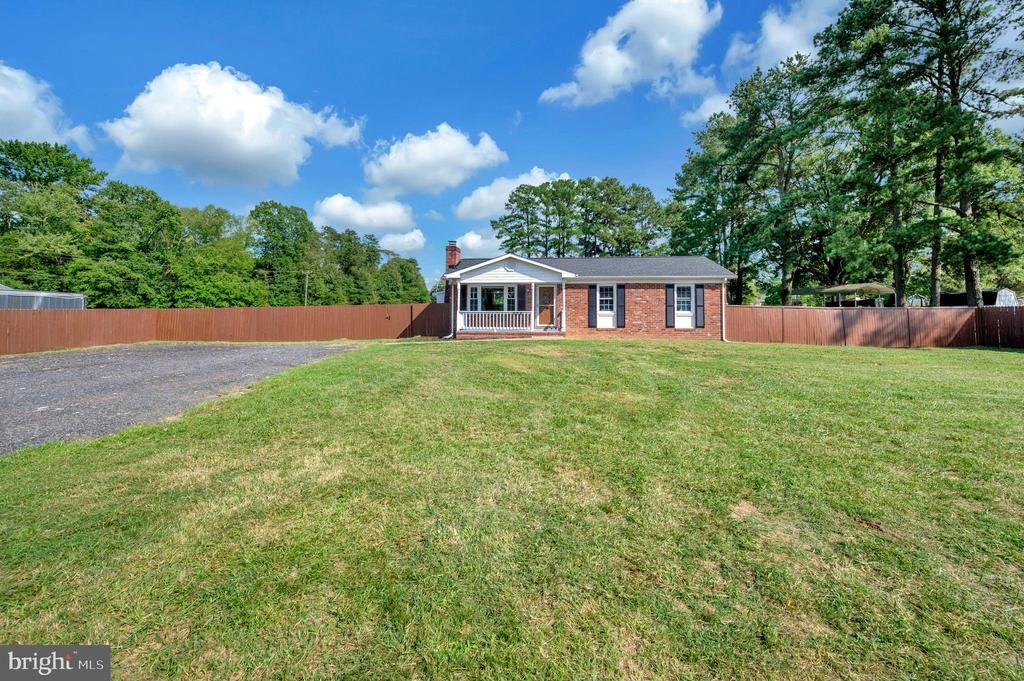 241 Ferry Road, Fredericksburg, VA 22405 Main Photo