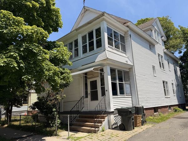 43 Wellington St, Springfield, MA 01109