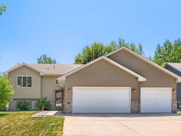 7944 Highland Drive , Lino Lakes, MN 55014