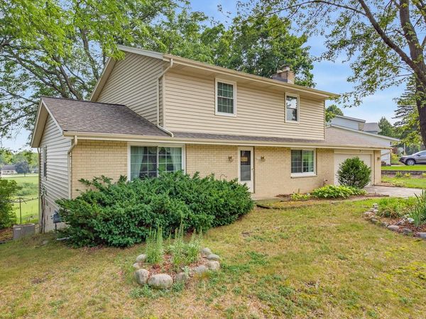 2721 Minot LANE, Waukesha, WI 53188