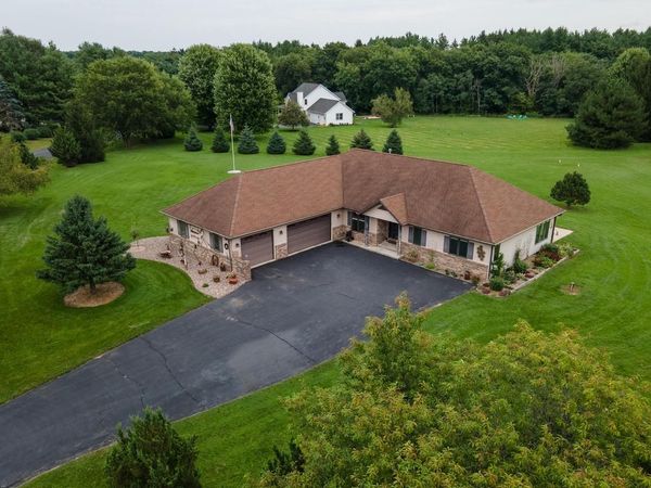 W5355 Gladhurst LANE, Elkhorn, WI 53121