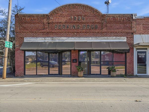 212 E 4th St , DeQuincy, LA 70633