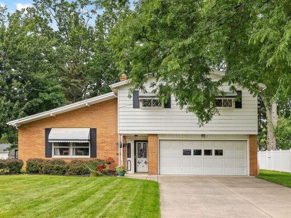 28520 Spruce Drive , North Olmsted, OH 44070