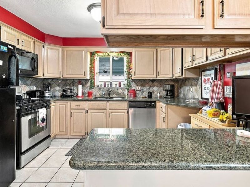 28520 Spruce Drive, North Olmsted, OH 44070 Photo 5